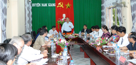 รองนายกฯNguyễnXuânPhúc ลงพื้นที่พบปะกับผู้มีสิทธิ์เลือกตั้งจังหวัด Quảng Nam